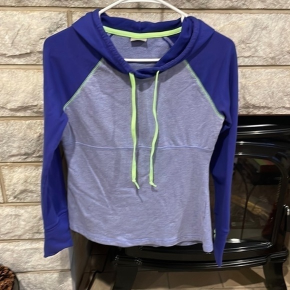 Moret Hoodie purple size small thumb holes - Picture 1 of 5